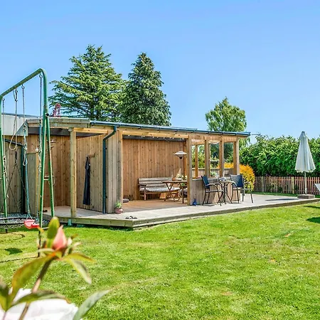 Holiday home 3 Bedroom Beautiful In Odder Beder